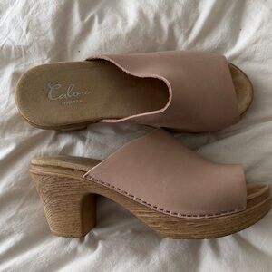Calou Stockholm clogs. Handmade.